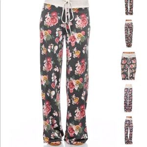 🌸 SO comfy floral lounge pants!